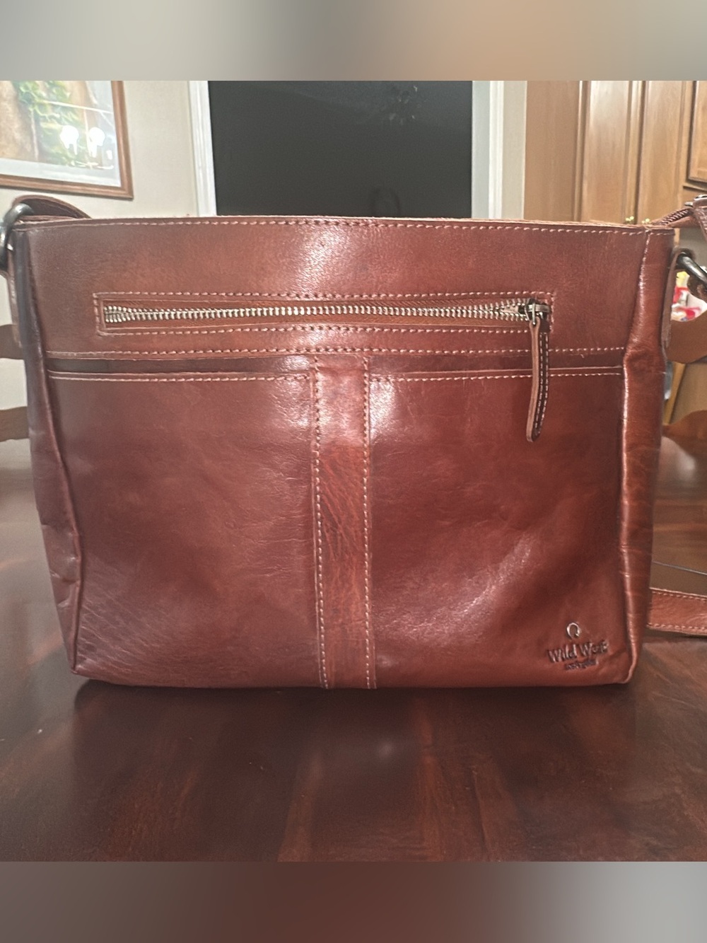 Wild West Los Angeles Leather adjustable straps pockets zipper beautiful (bags19